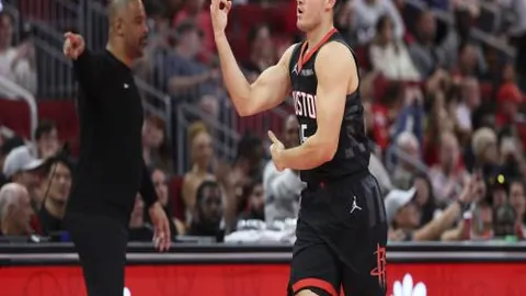 徐江解析：王钰栋与米特里策的节奏差距明显，赴欧洲深造需深化足球认知之路